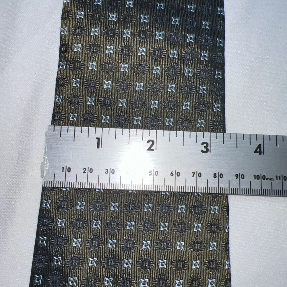 Banana Republic Neck Tie Men's One Size Striped & Geometric 100% Silk Lot of 2‎